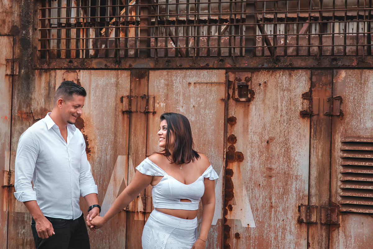 Ensaio Pre wedding no poupatempo jundiai, ensaio noivos, pre wedding Museu Ferroviário da Companhia Paulista. Ensaio no trem. Ferrovia. Pre wedding no trem. pre wedding rustico. Ensaio pre wedding familia, ensaio fotográfico familia