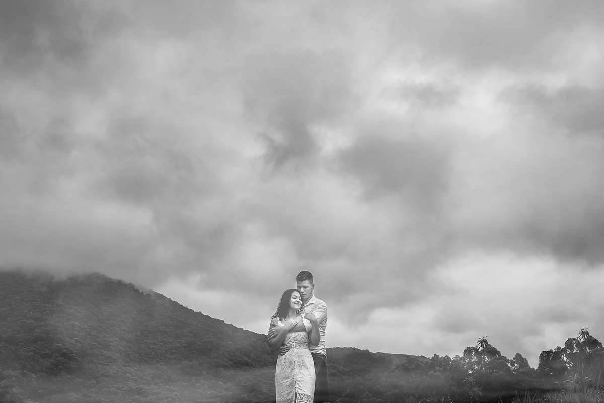 Ensaio Pre wedding na cachoeira, ensaio noivos, pre wedding cachoaira. Ensaio ao ar livre. Ensaio pre wedding, ensaio fotográfico, noivas Jundiaí, Noivas Itatiba, Fotografo jundiai, roupas ensaio pre wedding, lugares para fazer pre wedding