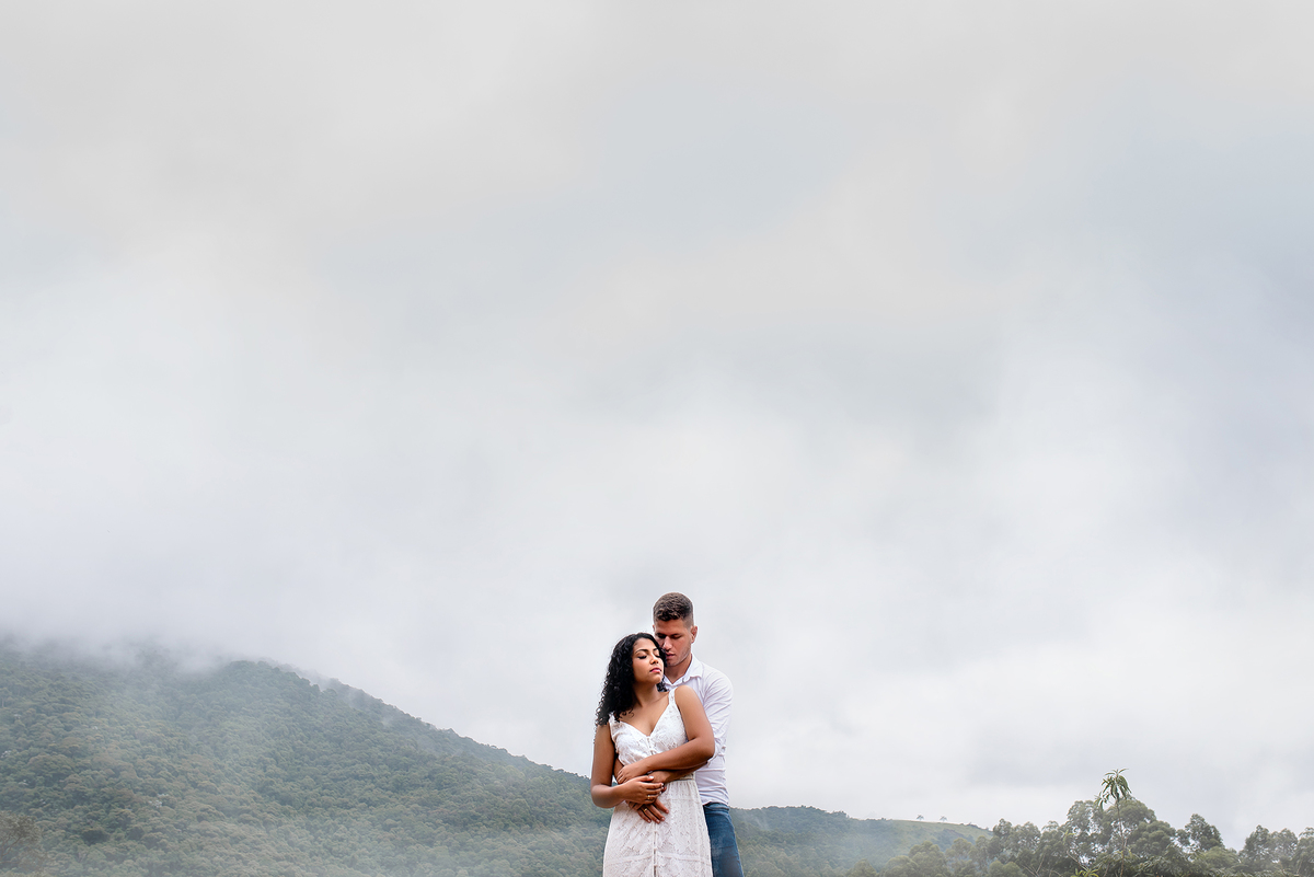 Ensaio Pre wedding na cachoeira, ensaio noivos, pre wedding cachoaira. Ensaio ao ar livre. Ensaio pre wedding, ensaio fotográfico, noivas Jundiaí, Noivas Itatiba, Fotografo jundiai, roupas ensaio pre wedding, lugares para fazer pre wedding