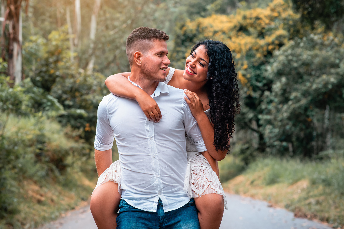 Ensaio Pre wedding na cachoeira, ensaio noivos, pre wedding cachoaira. Ensaio ao ar livre. Ensaio pre wedding, ensaio fotográfico, noivas Jundiaí, Noivas Itatiba, Fotografo jundiai, roupas ensaio pre wedding, lugares para fazer pre wedding