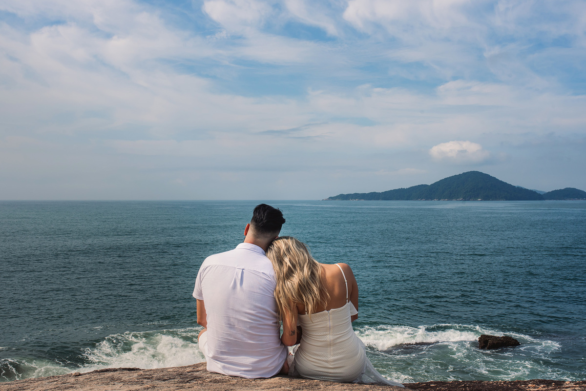 Ensaio pre wedding praia das conchas guaruja. ensaio noivos na praia. ensaio casal. casar na praia. Vou casar. ensaio na praia. pre wedding na praia. amor por praia.
