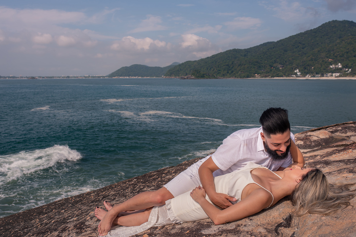 Ensaio pre wedding praia das conchas guaruja. ensaio noivos na praia. ensaio casal. casar na praia. Vou casar. ensaio na praia. pre wedding na praia. amor por praia.
