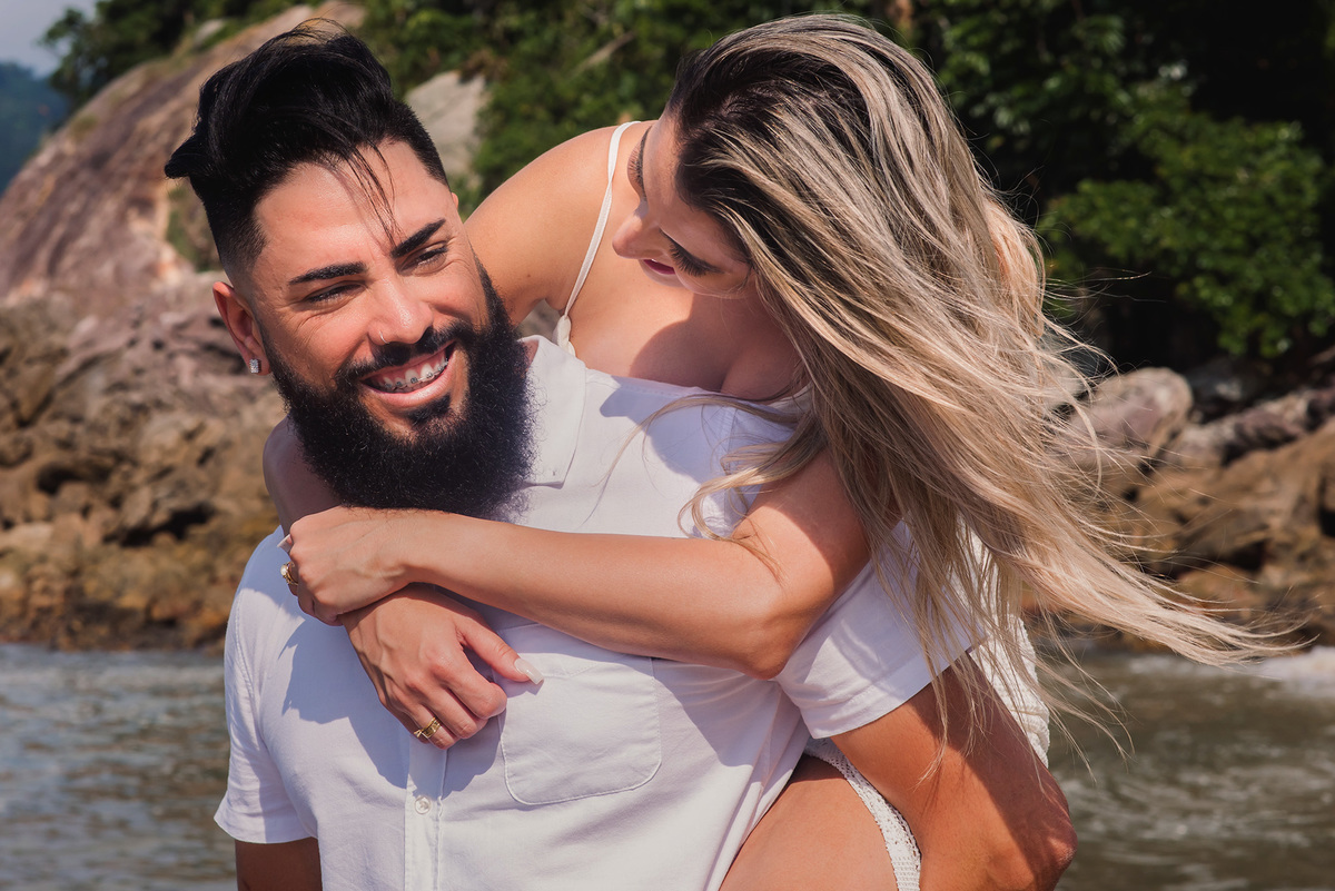 Ensaio pre wedding praia das conchas guaruja. ensaio noivos na praia. ensaio casal. casar na praia. Vou casar. ensaio na praia. pre wedding na praia. amor por praia.