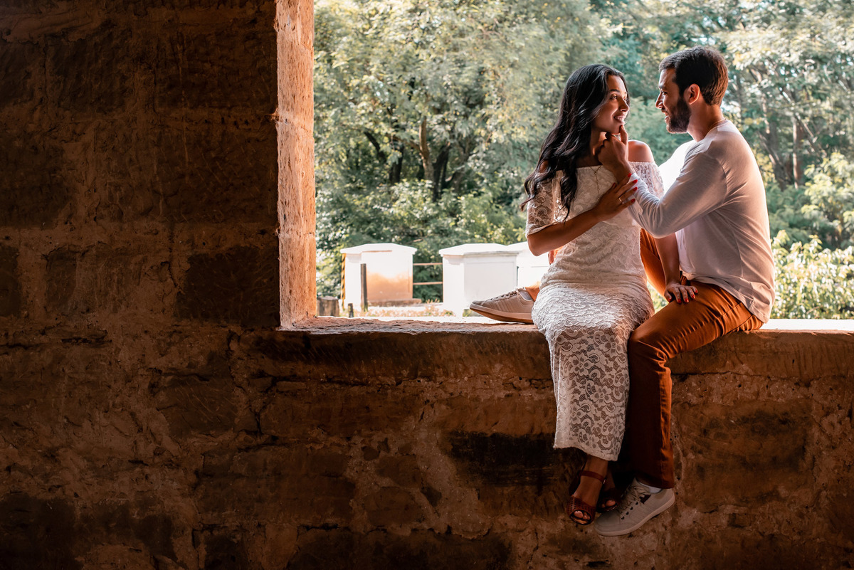 ensaio Pré-Wedding na Floresta Nacional de Ipanema. Fazenda Ipanema Sorocaba. fazenda Ipero, ensaio sorocaba. pre wedding sorocaba. dicas de ensaio. poses de ensaio casal. fotografia de casamento. fotografo de casamento.
