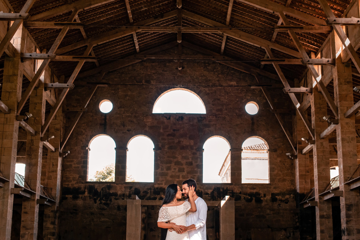 ensaio Pré-Wedding na Floresta Nacional de Ipanema. Fazenda Ipanema Sorocaba. fazenda Ipero, ensaio sorocaba. pre wedding sorocaba. dicas de ensaio. poses de ensaio casal. fotografia de casamento. fotografo de casamento.
