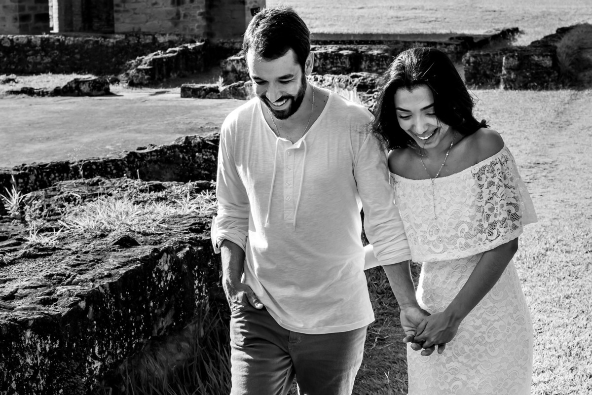 ensaio Pré-Wedding na Floresta Nacional de Ipanema. Fazenda Ipanema Sorocaba. fazenda Ipero, ensaio sorocaba. pre wedding sorocaba. dicas de ensaio. poses de ensaio casal. fotografia de casamento. fotografo de casamento.