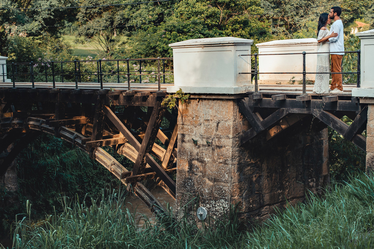 ensaio Pré-Wedding na Floresta Nacional de Ipanema. Fazenda Ipanema Sorocaba. fazenda Ipero, ensaio sorocaba. pre wedding sorocaba. dicas de ensaio. poses de ensaio casal. fotografia de casamento. fotografo de casamento.