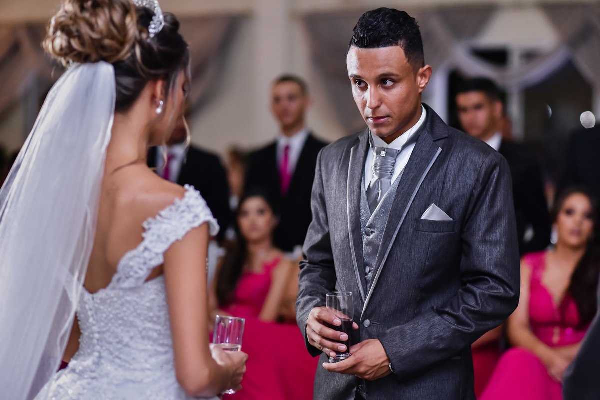 Casamento, casamento em Jundiai, Vestido de noiva. casamento no salão espaço rosamel, fotos de casamento. Espaço Espaço Rosamel, ensaio casal, fotos noivos. Cerimonia de casamento.