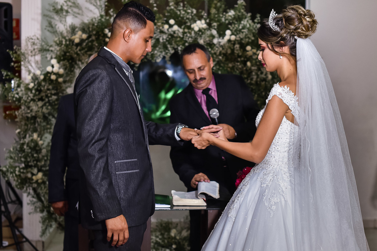 Casamento, casamento em Jundiai, Vestido de noiva. casamento no salão espaço rosamel, fotos de casamento. Espaço Espaço Rosamel, ensaio casal, fotos noivos. Cerimonia de casamento.
