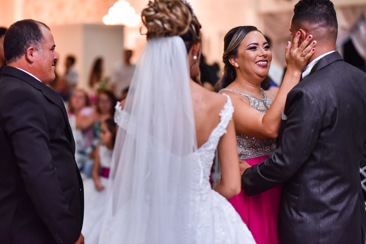 Casamento, casamento em Jundiai, Vestido de noiva. casamento no salão espaço rosamel, fotos de casamento. Espaço Espaço Rosamel, ensaio casal, fotos noivos. Cerimonia de casamento.