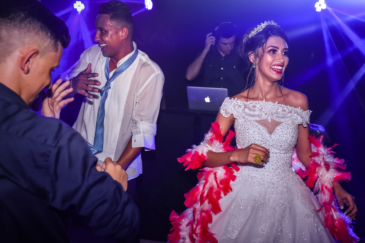 Casamento, casamento em Jundiai, Vestido de noiva. casamento no salão espaço rosamel, fotos de casamento. Espaço Espaço Rosamel, ensaio casal, fotos noivos. Cerimonia de casamento. festa de casamento. balada de casamento.