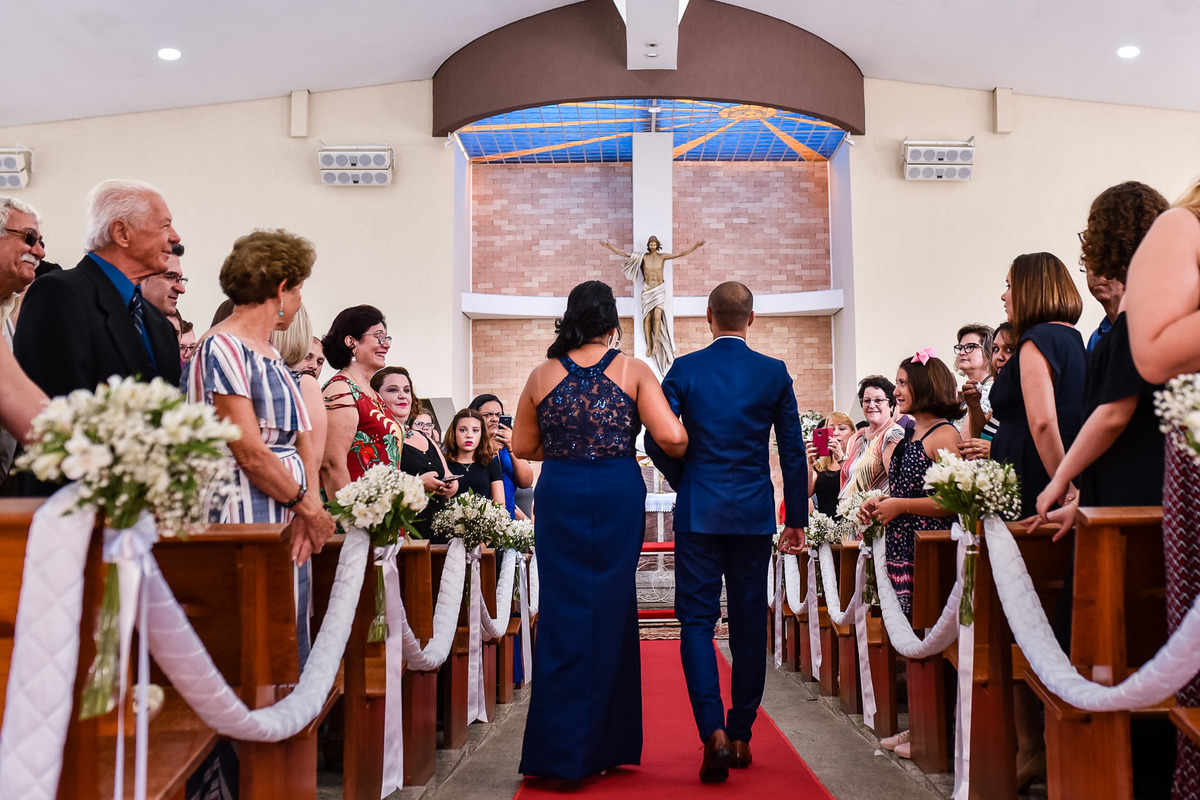 Cerimonia de casamento na igreja catolica, casamento na igreja são joão bosco - eloy chaves, casamento jundiai.  Vestido de noiva. terno do noivo. casamento na igreja. fotos de casamento.