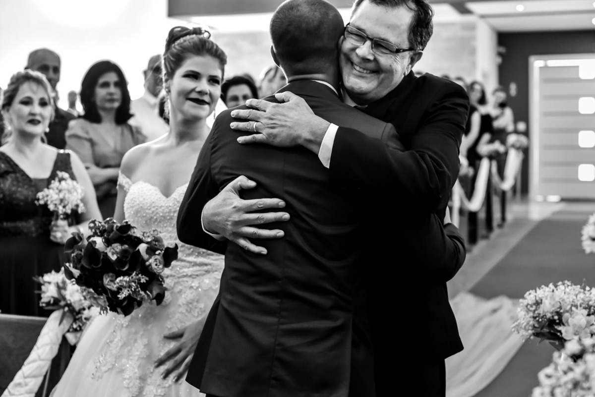 Cerimonia de casamento na igreja catolica, casamento na igreja são joão bosco - eloy chaves, casamento jundiai.  Vestido de noiva. terno do noivo. casamento na igreja. fotos de casamento.