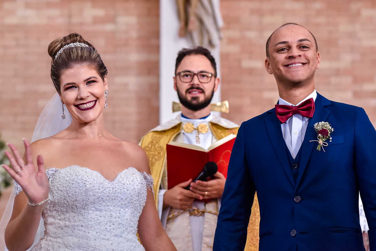 Cerimonia de casamento na igreja catolica, casamento na igreja são joão bosco - eloy chaves, casamento jundiai.  Vestido de noiva. terno do noivo. casamento na igreja. fotos de casamento.