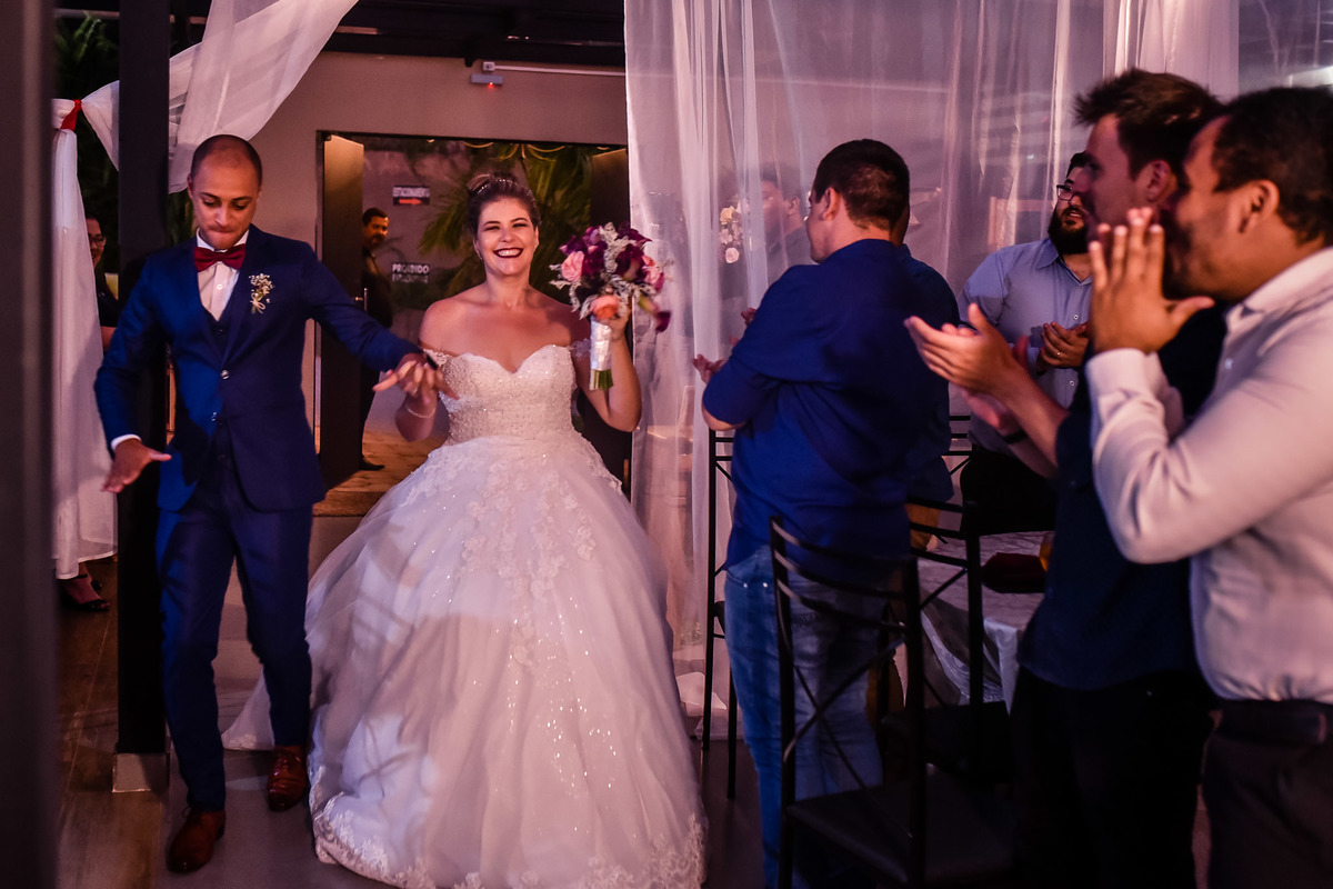 recepçao  Spazio di Cristalli. fotos de casamento  Spazio di Cristalli fotos expontaneas. fotografo contador de historia, contador de historia. fotografo de casamento.  ensaio dos noivos. vestido de noiva. terno do noivo. fotos festa de casamento