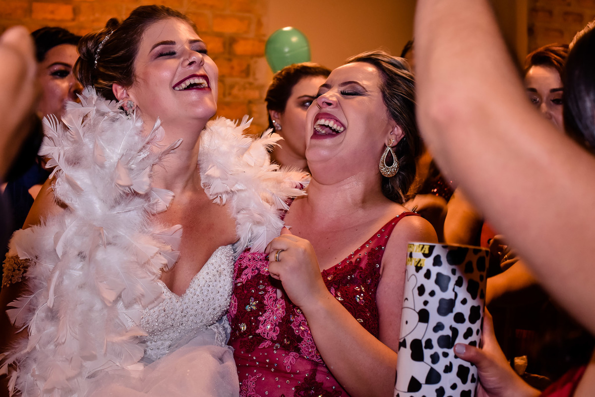 recepçao  Spazio di Cristalli. fotos de casamento  Spazio di Cristalli fotos expontaneas. fotografo contador de historia, contador de historia. fotografo de casamento.  . vestido de noiva. terno do noivo. fotos festa de casamentos sapatinho da noiva