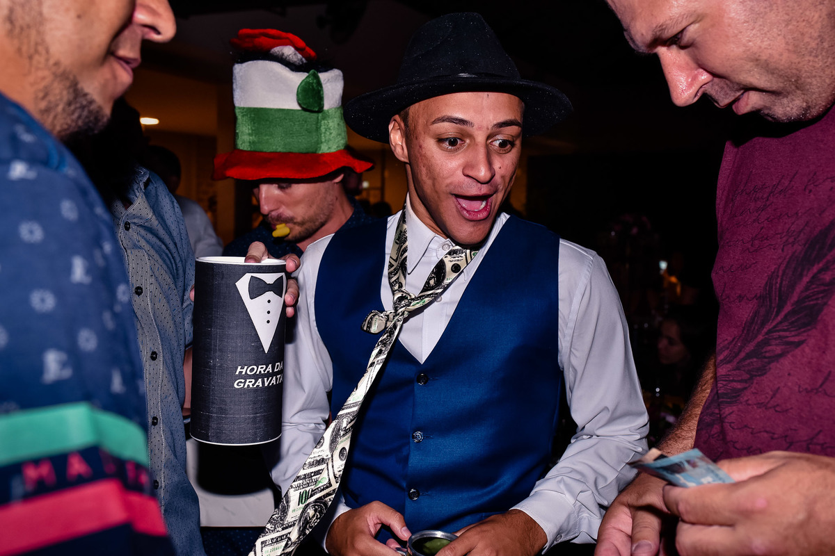 recepçao  Spazio di Cristalli. fotos de casamento  Spazio di Cristalli fotos expontaneas. fotografo contador de historia, contador de historia. fotografo de casamento.  . vestido de noiva. terno do noivo. fotos festa de casamentos gravata do noivo