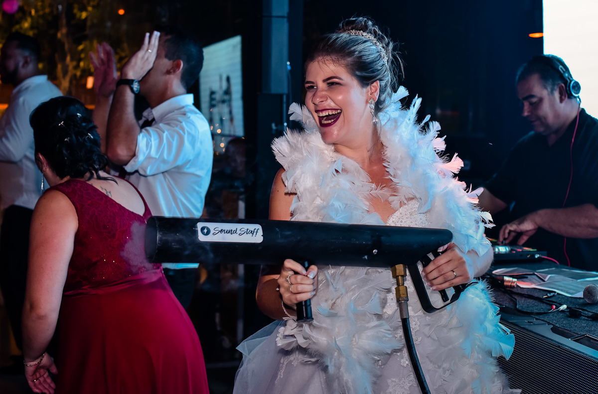 recepçao  Spazio di Cristalli. fotos de casamento  Spazio di Cristalli fotos expontaneas. fotografo contador de historia, contador de historia. fotografo de casamento.  . vestido de noiva. terno do noivo. fotos festa de casamentos. balada de casamento