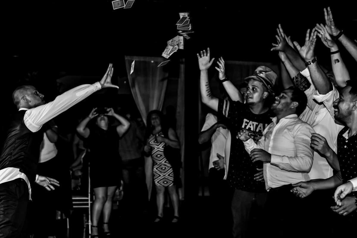 recepçao  Spazio di Cristalli. fotos de casamento  Spazio di Cristalli fotos expontaneas. fotografo contador de historia, contador de historia. fotografo de casamento.  . vestido de noiva. terno do noivo. fotos festa de casamentos. balada de casamento