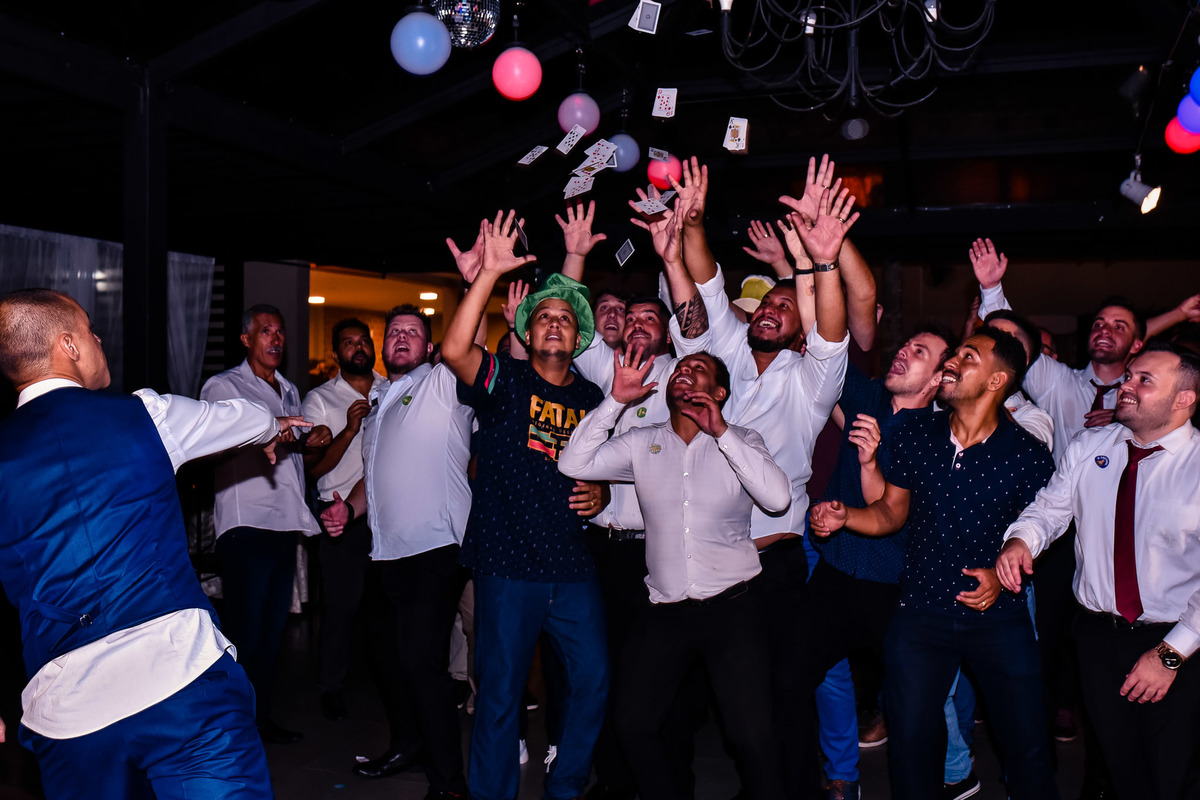 recepçao  Spazio di Cristalli. fotos de casamento  Spazio di Cristalli fotos expontaneas. fotografo contador de historia, contador de historia. fotografo de casamento.  . vestido de noiva. terno do noivo. fotos festa de casamentos. balada de casamento