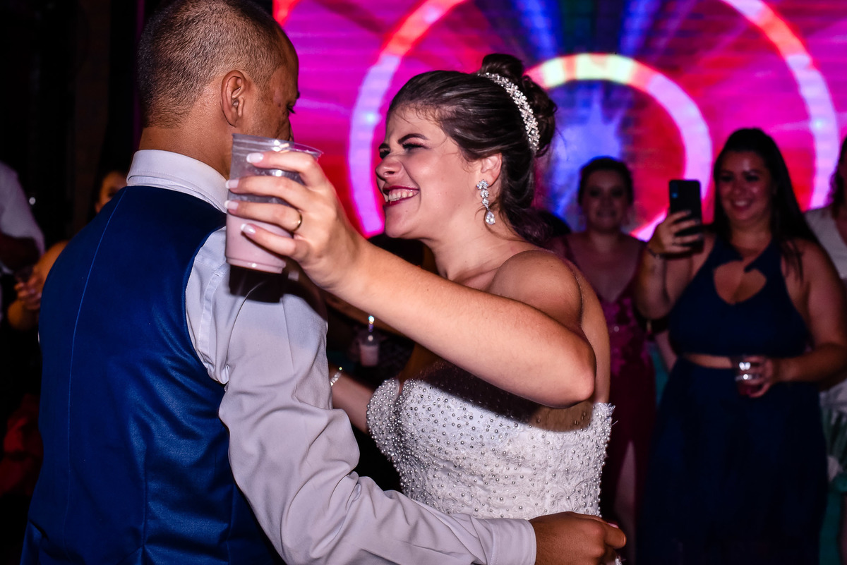 recepçao  Spazio di Cristalli. fotos de casamento  Spazio di Cristalli fotos expontaneas. fotografo contador de historia, contador de historia. fotografo de casamento.  . vestido de noiva. terno do noivo. fotos festa de casamentos. balada de casamento