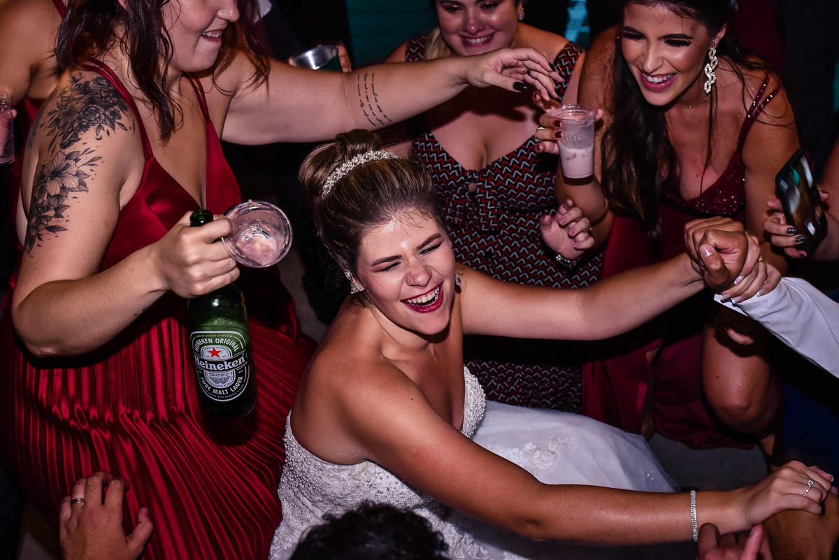 recepçao  Spazio di Cristalli. fotos de casamento  Spazio di Cristalli fotos expontaneas. fotografo contador de historia, contador de historia. fotografo de casamento.  . vestido de noiva. terno do noivo. fotos festa de casamentos. balada de casamento