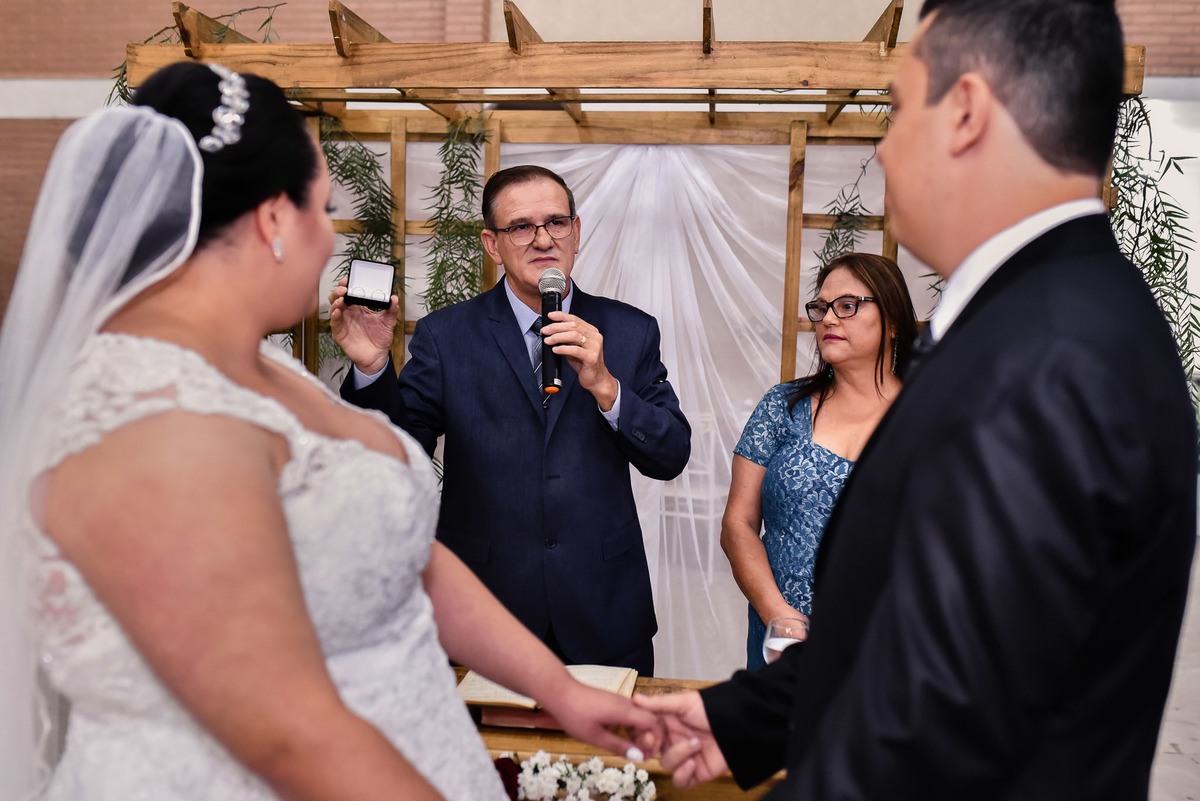 Cerimonia de casamento no salão, casamento na chacara, Recanto Mario e Maria, casamento jundiai.  Vestido de noiva. terno do noivo. casamento. fotos de casamento. casamento Arlene e Lucas