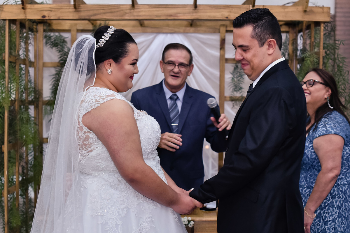 Cerimonia de casamento no salão, casamento na chacara, Recanto Mario e Maria, casamento jundiai.  Vestido de noiva. terno do noivo. casamento. fotos de casamento. casamento Arlene e Lucas