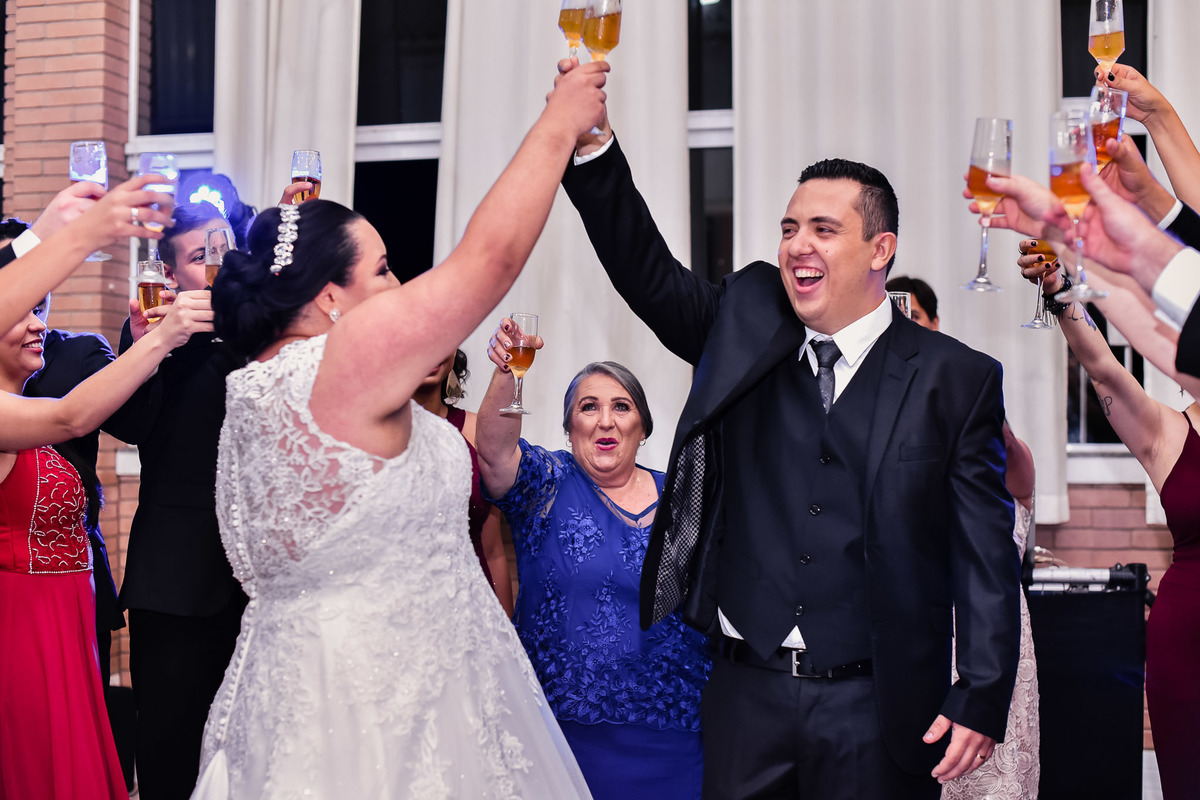 Cerimonia de casamento no salão, casamento na chacara, Recanto Mario e Maria, casamento jundiai.  Vestido de noiva. terno do noivo. casamento. fotos de casamento. casamento Arlene e Lucas, fotos festa de casamento, festas animadas em casamento