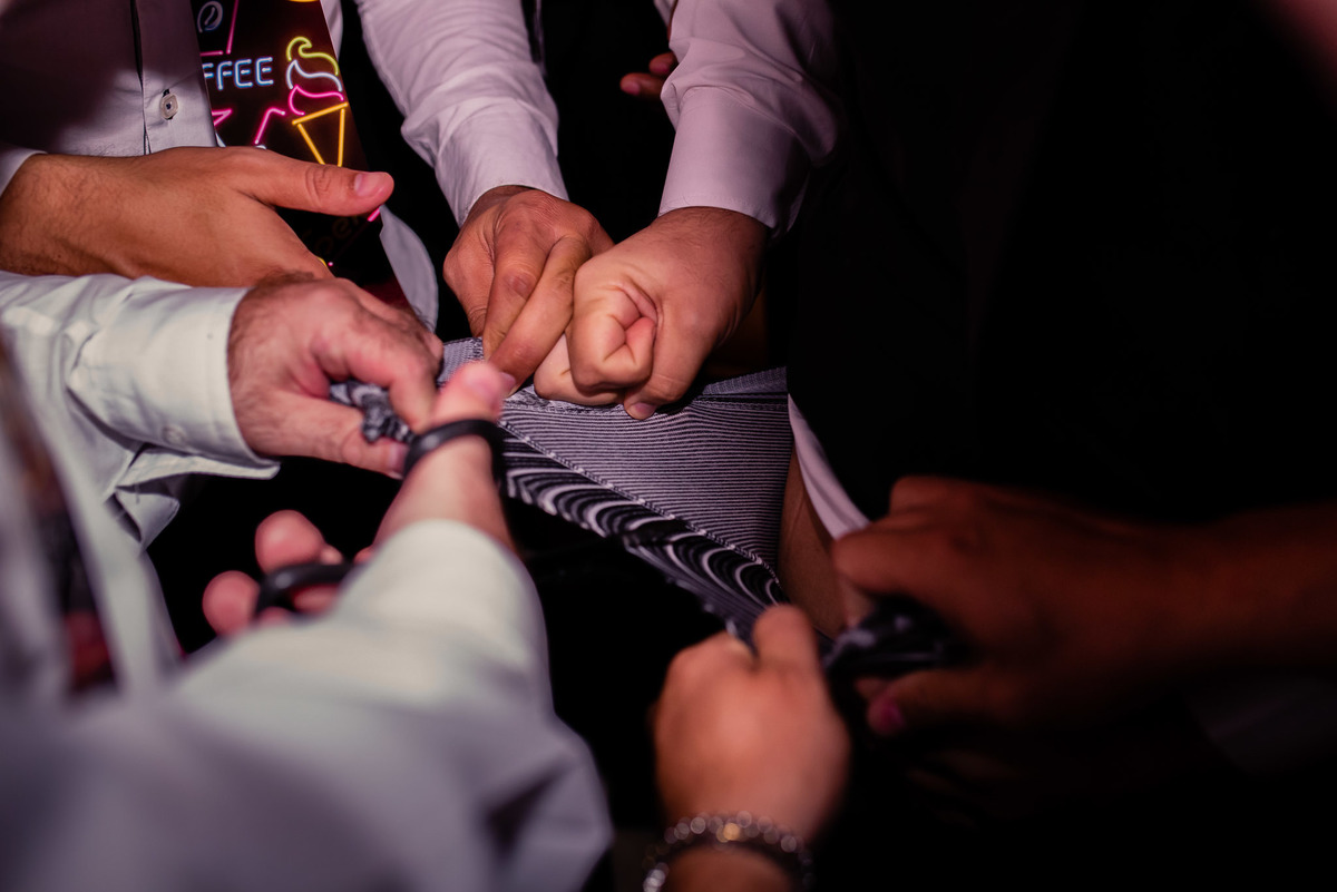 Cerimonia de casamento no salão, casamento na chacara, Recanto Mario e Maria, casamento jundiai.  casamento. fotos de casamento. casamento Arlene e Lucas, fotos festa de casamento, festas animadas em casamento, gravata do noivo