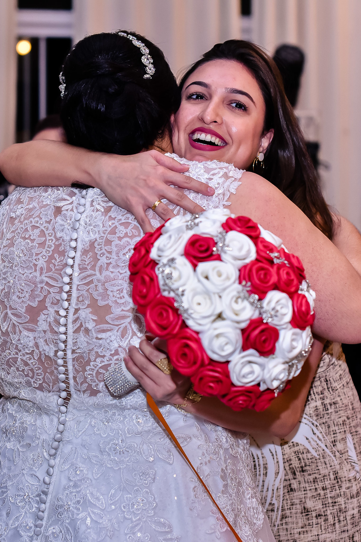Cerimonia de casamento no salão, casamento na chacara, Recanto Mario e Maria, casamento jundiai.  casamento. fotos de casamento. casamento Arlene e Lucas, fotos festa de casamento, festas animadas em casamento, buque da noiva, noiva jogando buque