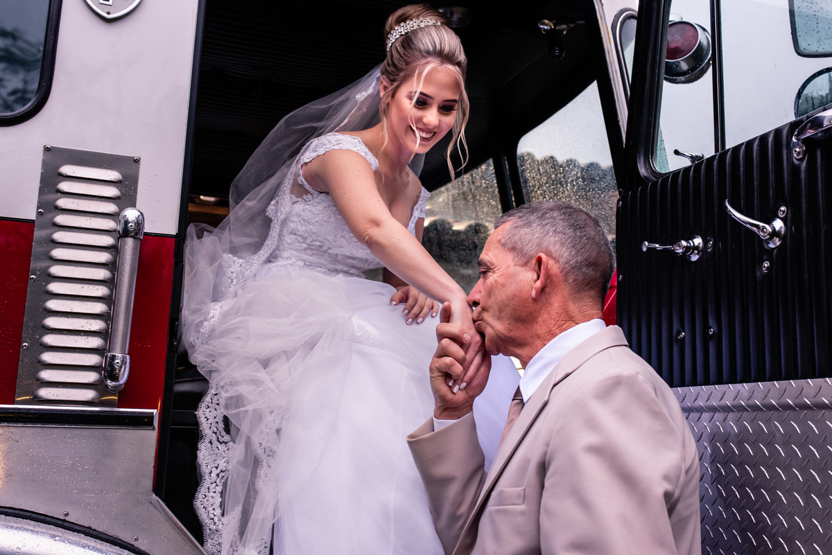 chacara paraiso. Cerimonia militar chacara paraiso. Fotos de casamento. Wedding. casamento ao ar livre. casamento no campo. Terno do noivo. vestido de noiva, casamento militar, bombeiro militar, casamento bombeiro,  guarda de honra,  casamento sp.