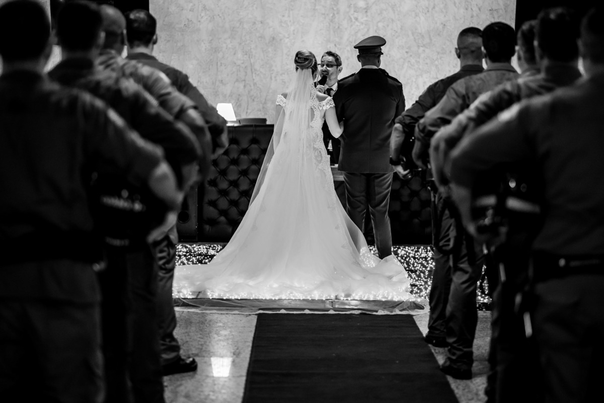 chacara paraiso. Cerimonia militar chacara paraiso. Fotos de casamento. Wedding. casamento ao ar livre. casamento no campo. Terno do noivo. vestido de noiva, casamento militar, bombeiro militar, casamento bombeiro,  guarda de honra,  casamento sp.