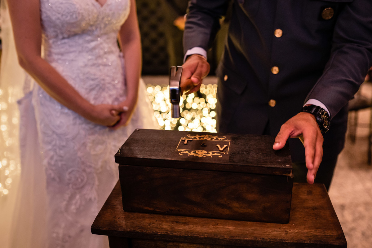 chacara paraiso. Cerimonia militar chacara paraiso. Fotos de casamento. Wedding. casamento ao ar livre. casamento no campo. Terno do noivo. vestido de noiva, casamento militar, bombeiro militar, casamento bombeiro,  guarda de honra,  casamento sp.