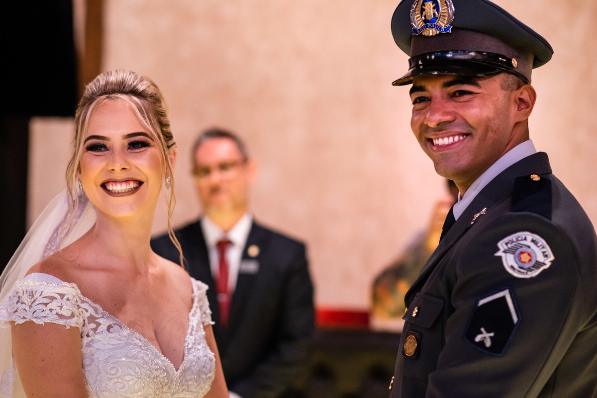 chacara paraiso. Cerimonia militar chacara paraiso. Fotos de casamento. Wedding. casamento ao ar livre. casamento no campo. Terno do noivo. vestido de noiva, casamento militar, bombeiro militar, casamento bombeiro,  guarda de honra,  casamento sp.