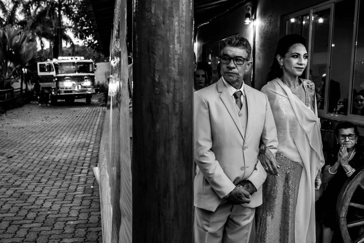 chacara paraiso. Cerimonia de casamento, chacara paraiso. Fotos de casamento. Wedding. casamento ao ar livre. casamento no campo. Terno do noivo. terno de noivo, casamento militar, bombeiro militar, casamento bombeiro,  guarda de honra,  casamento sp.