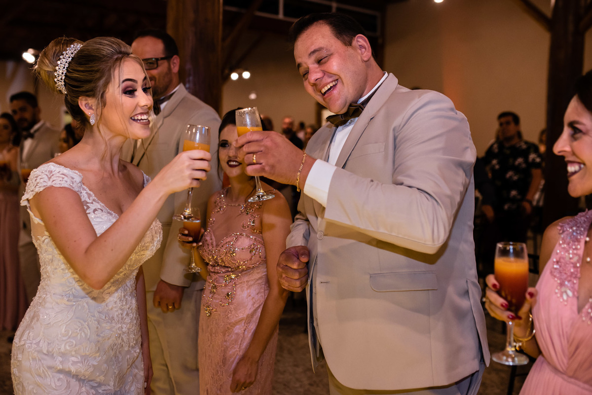 chacara paraiso. Cerimonia militar chacara paraiso. Fotos de casamento. Wedding. casamento ao ar livre. casamento no campo. Terno do noivo. vestido de noiva, casamento militar, bombeiro militar, casamento bombeiro,  guarda de honra,  casamento sp.