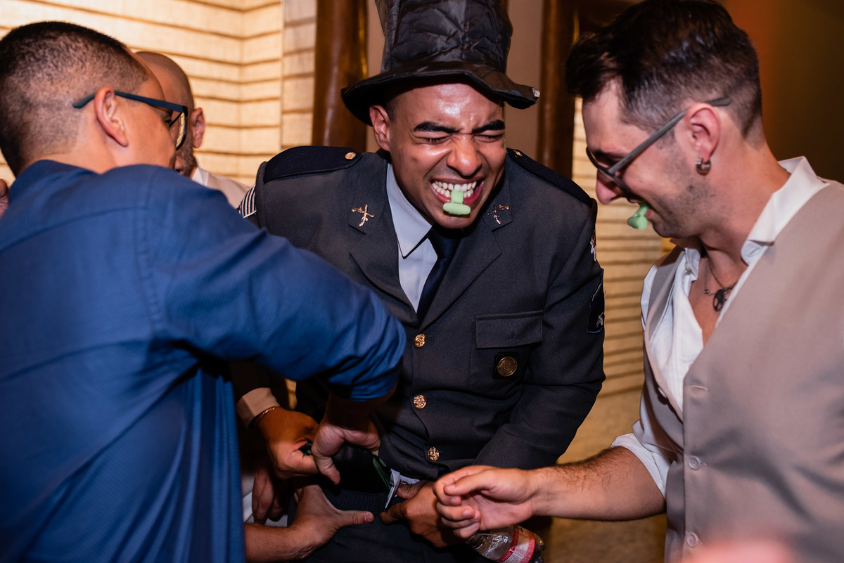 chacara paraiso. Cerimonia militar chacara paraiso. Fotos de casamento. Wedding. casamento ao ar livre. casamento no campo. Terno do noivo. vestido de noiva, casamento militar, bombeiro militar, casamento bombeiro,  guarda de honra,  casamento sp.