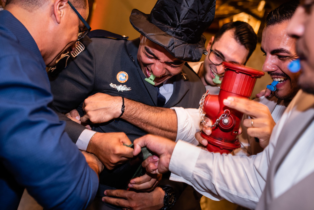 chacara paraiso. Cerimonia militar chacara paraiso. Fotos de casamento. Wedding. casamento ao ar livre. casamento no campo. Terno do noivo. vestido de noiva, casamento militar, bombeiro militar, casamento bombeiro,  guarda de honra,  casamento sp.