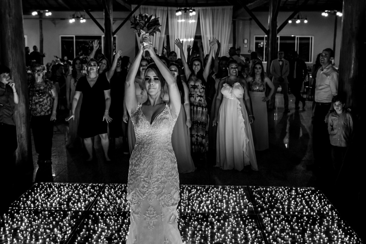 chacara paraiso. Cerimonia militar chacara paraiso. Fotos de casamento. Wedding. casamento ao ar livre. casamento no campo. Terno do noivo. vestido de noiva, casamento militar, bombeiro militar, casamento bombeiro,  guarda de honra,  casamento sp.