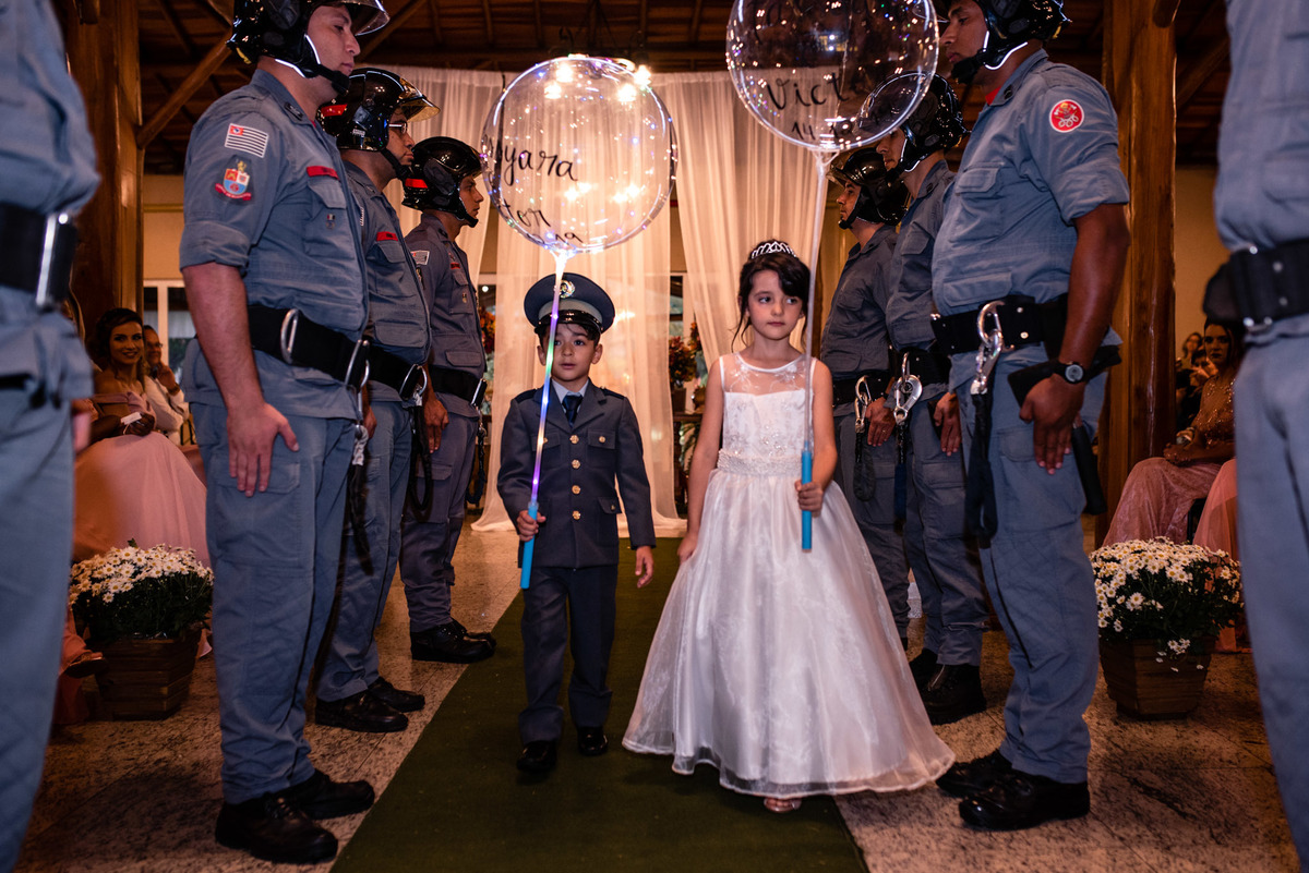 chacara paraiso. Cerimonia de casamento, chacara paraiso. Fotos de casamento. Wedding. casamento ao ar livre. casamento no campo. Terno do noivo. terno de noivo, casamento militar, bombeiro militar, casamento bombeiro,  guarda de honra,  casamento sp.