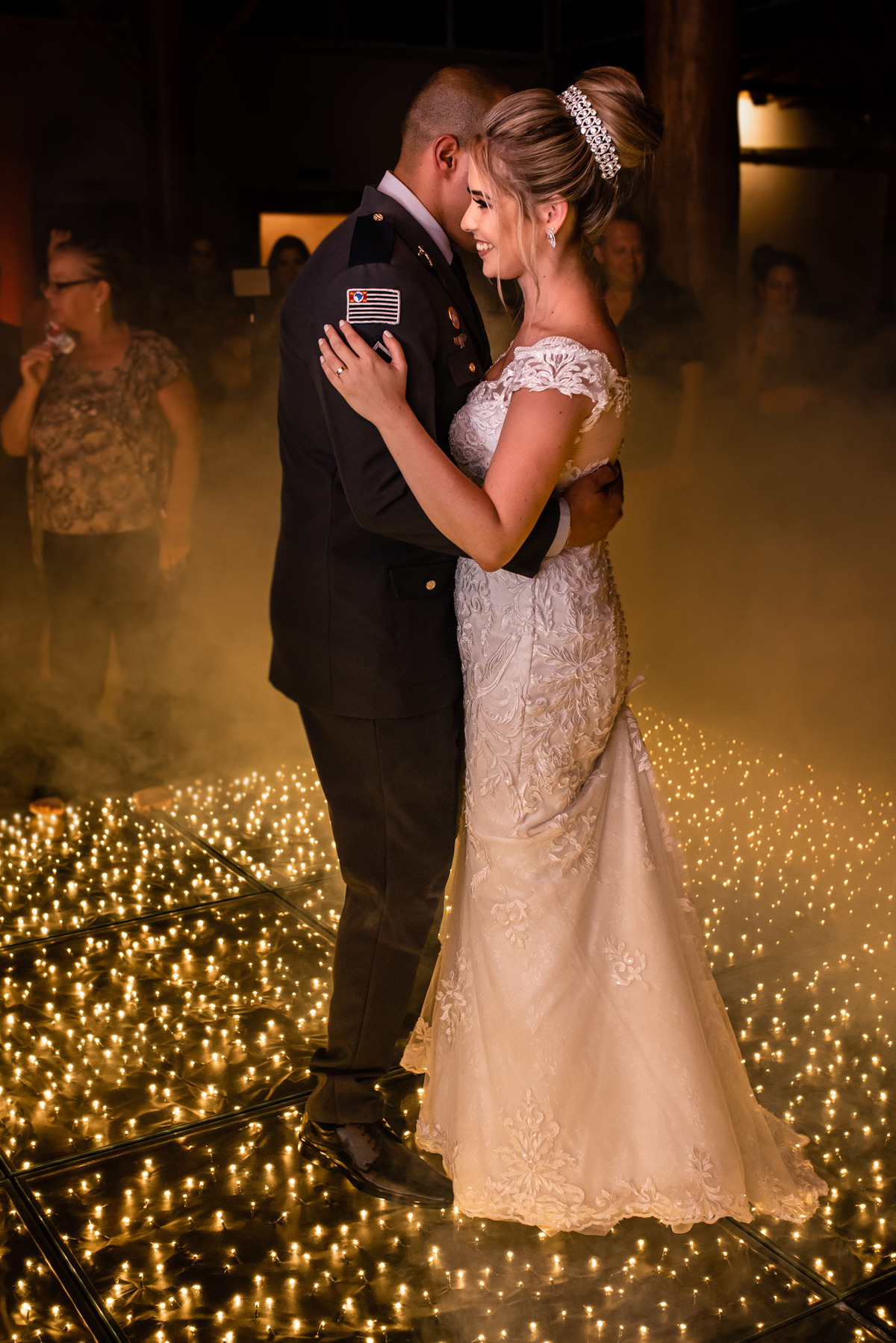 chacara paraiso. Cerimonia militar chacara paraiso. Fotos de casamento. Wedding. casamento ao ar livre. casamento no campo. Terno do noivo. vestido de noiva, casamento militar, bombeiro militar, casamento bombeiro,  guarda de honra,  casamento sp.