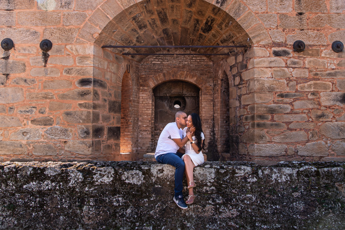 ensaio Pré-Wedding na Floresta Nacional de Ipanema. Fazenda Ipanema Sorocaba. fazenda Ipero, ensaio sorocaba. pre wedding sorocaba. dicas de ensaio. poses de ensaio casal. fotografia de casamento. fotografo de casamento.