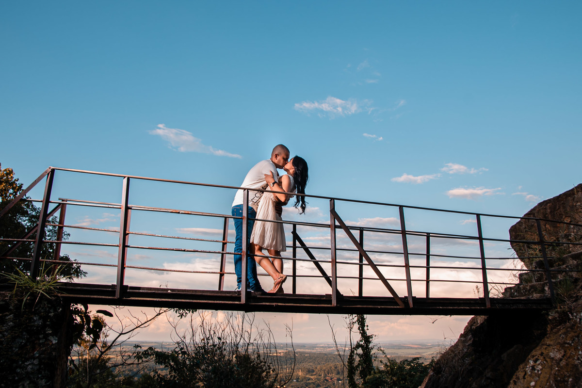 ensaio Pré-Wedding na Floresta Nacional de Ipanema. Fazenda Ipanema Sorocaba. fazenda Ipero, ensaio sorocaba. pre wedding sorocaba. dicas de ensaio. poses de ensaio casal. fotografia de casamento. fotografo de casamento.