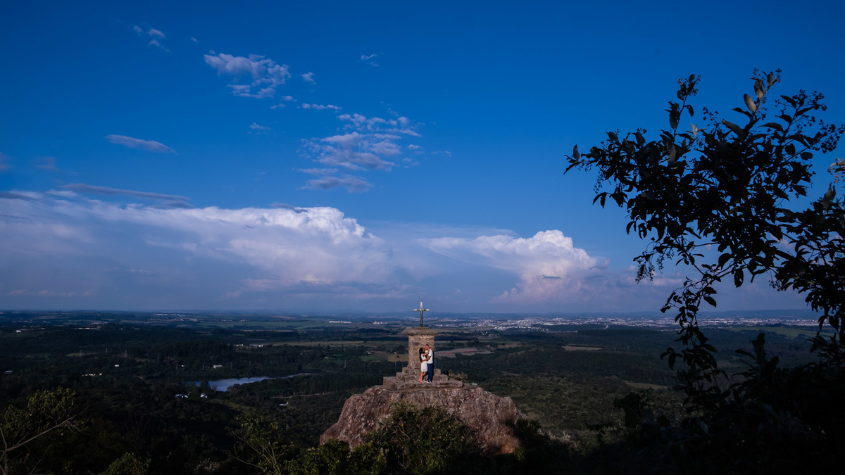 ensaio Pré-Wedding na Floresta Nacional de Ipanema. Fazenda Ipanema Sorocaba. fazenda Ipero, ensaio sorocaba. pre wedding sorocaba. dicas de ensaio. poses de ensaio casal. fotografia de casamento. fotografo de casamento.