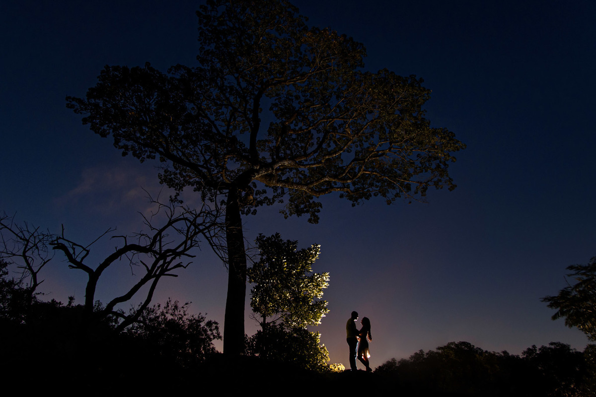 ensaio Pré-Wedding na Floresta Nacional de Ipanema. Fazenda Ipanema Sorocaba. fazenda Ipero, ensaio sorocaba. pre wedding sorocaba. dicas de ensaio. poses de ensaio casal. fotografia de casamento. fotografo de casamento.