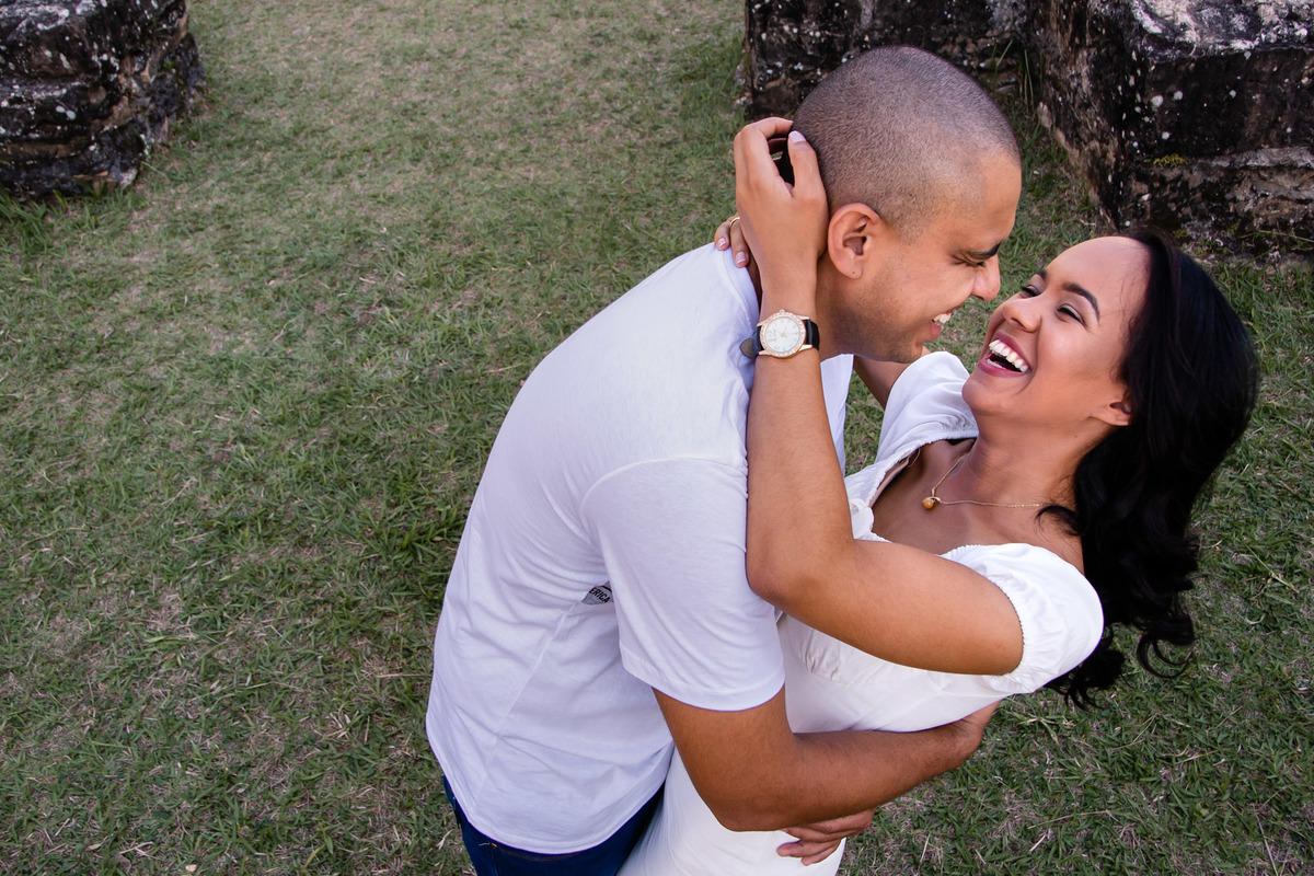 ensaio Pré-Wedding na Floresta Nacional de Ipanema. Fazenda Ipanema Sorocaba. fazenda Ipero, ensaio sorocaba. pre wedding sorocaba. dicas de ensaio. poses de ensaio casal. fotografia de casamento. fotografo de casamento.