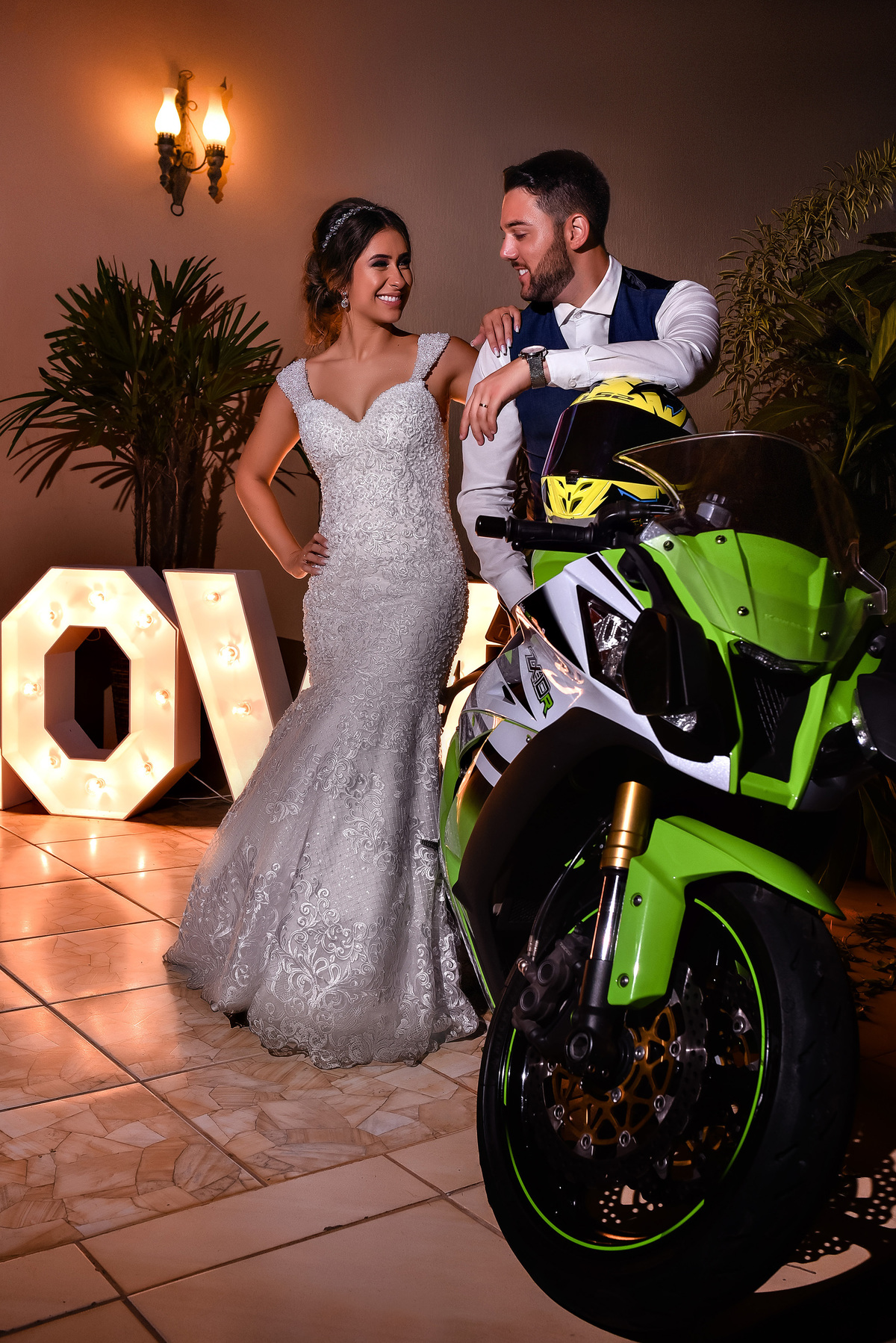 casamento, fotos casamento, Espaço Paraíso, casamento Jundiaí vestido da noiva, festa do casamento, noivos na moto, ensaio dos noivos