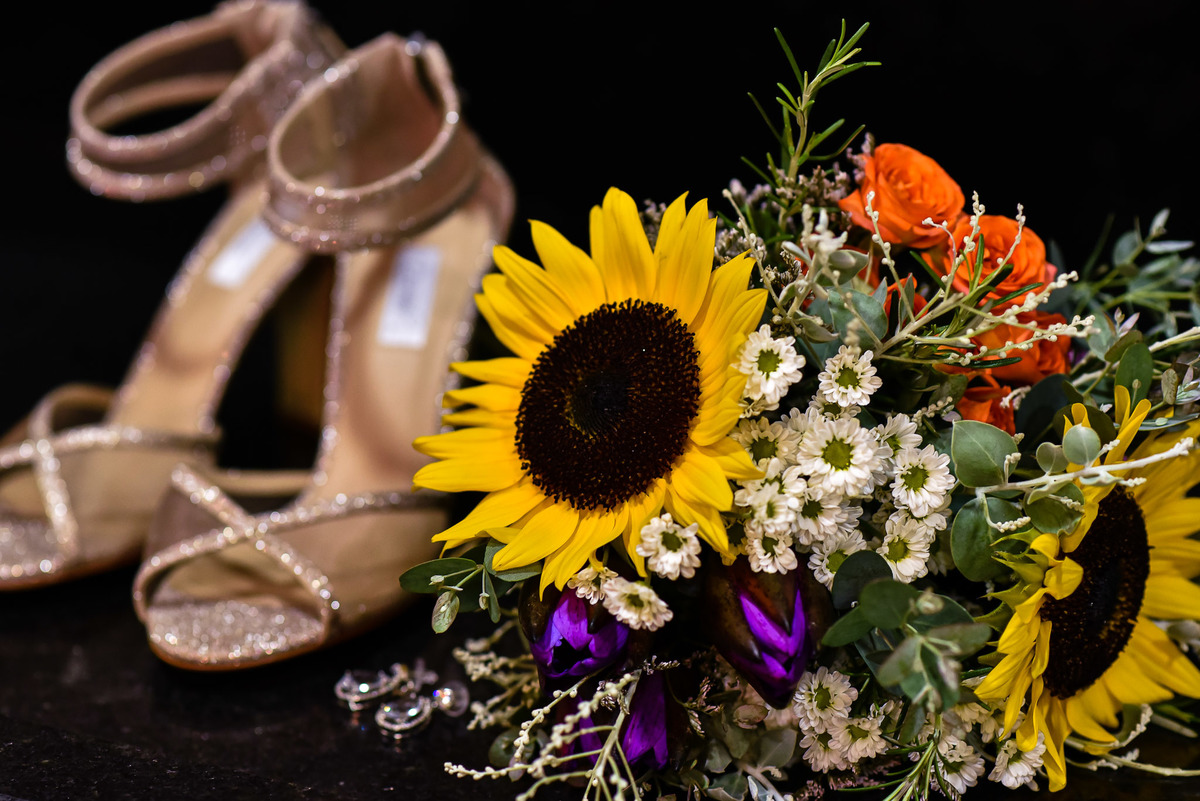 Buque da noiva, buque de girassol, buque de flores, sapato da noiva