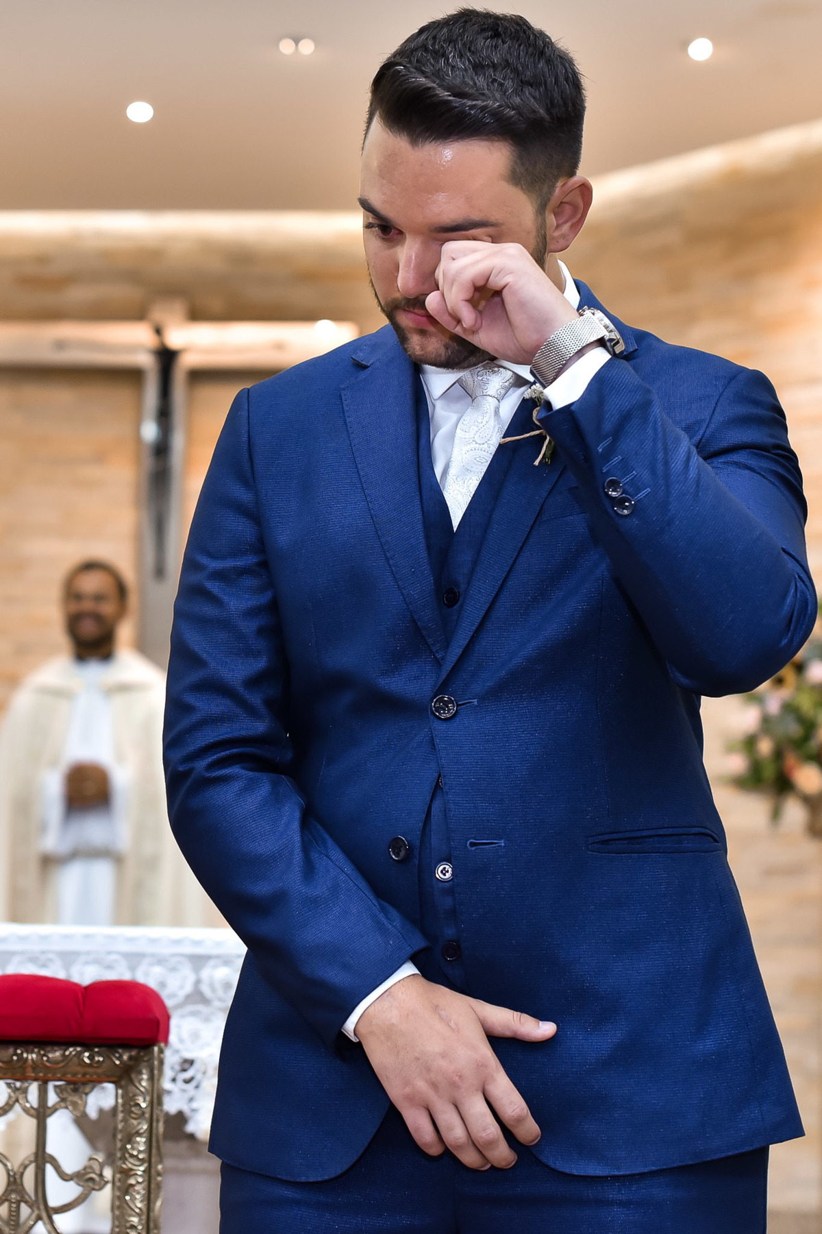 casamento, fotos casamento, Paróquia Cristo Redentor, noivos, entrada da noiva, terno do noivo